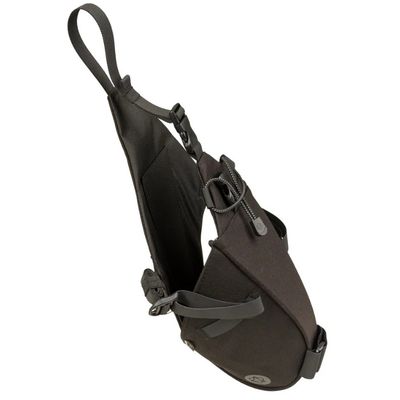 Sacoche de selle vélo AGU Venture Extreme noire à fixation par sangles, format compact triangulaire pour transporter de petits objets