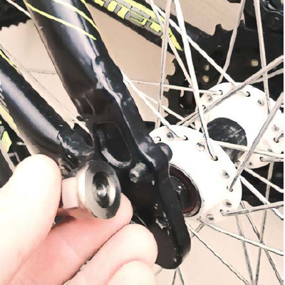 installation remorque vélo Extrawheel sur vis M5